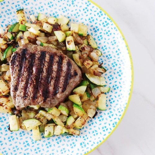 Filet with Zucchini & Onions
